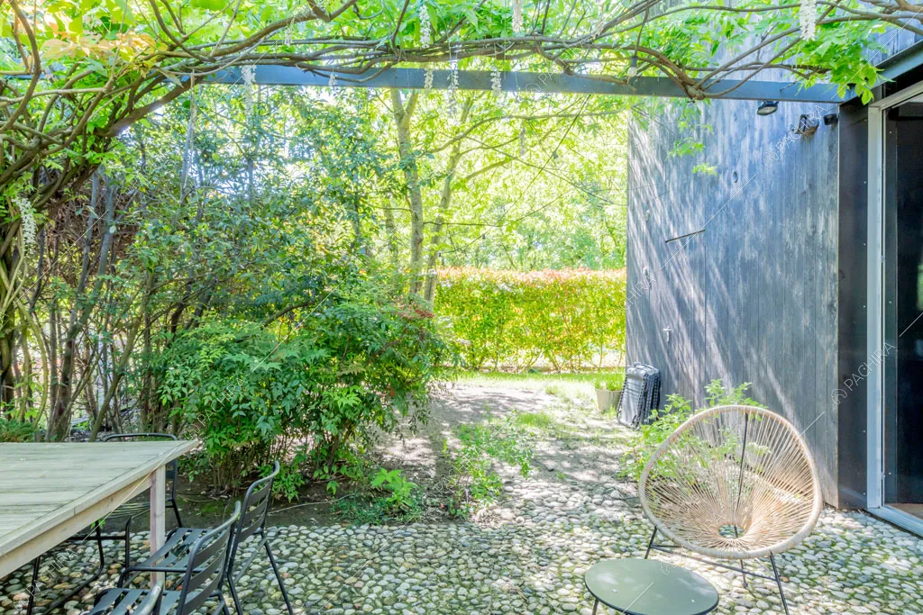 Giardino della villa Yukon, location in stile contemporaneo a Pavia