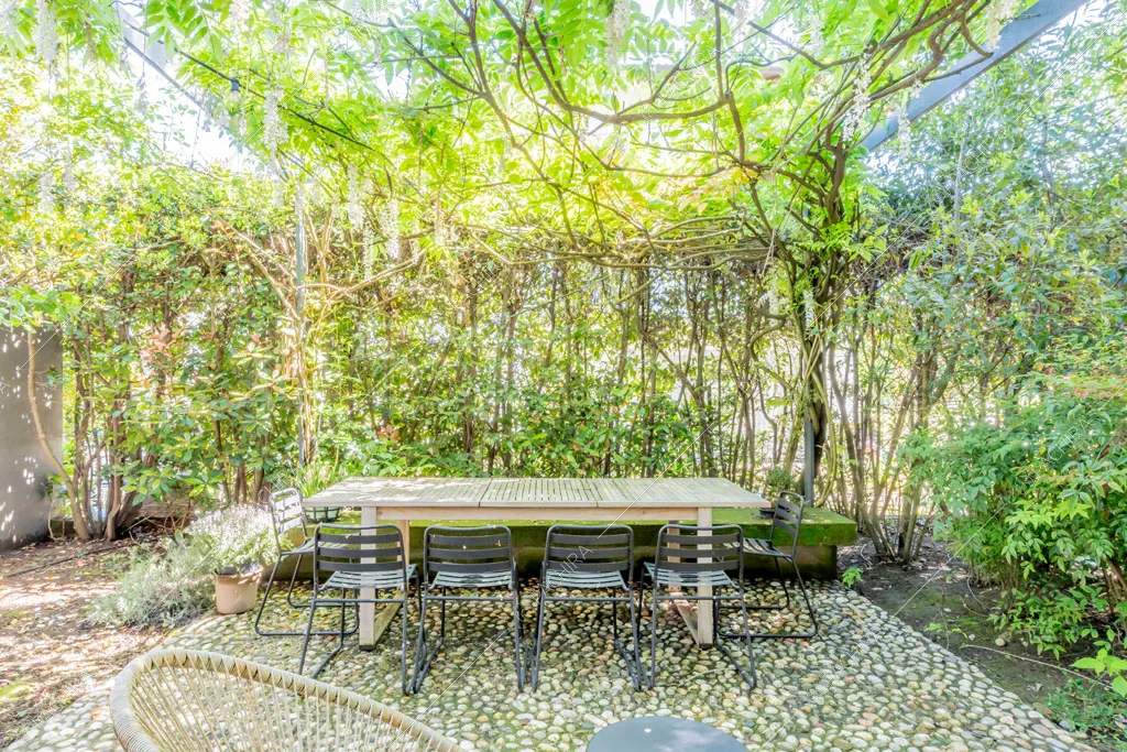 Giardino della villa Yukon, location in stile contemporaneo a Pavia