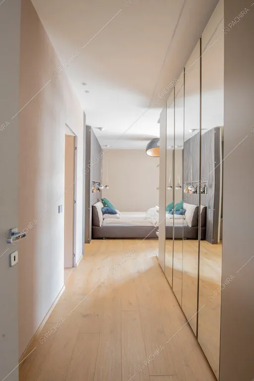 Corridoio della villa Yellowstone, location in stile contemporaneo a Bergamo