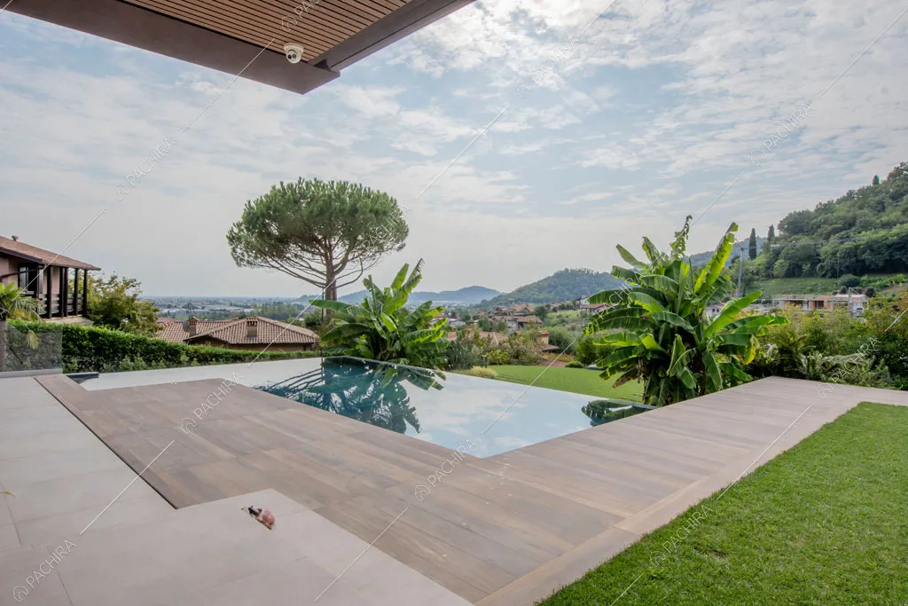 Giardino della villa Yellowstone, location in stile contemporaneo a Bergamo