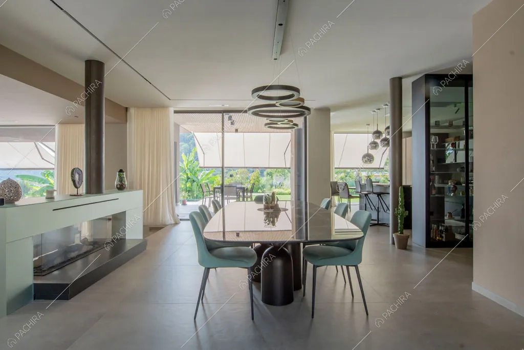 Sala da pranzo della villa Yellowstone, location in stile contemporaneo a Bergamo