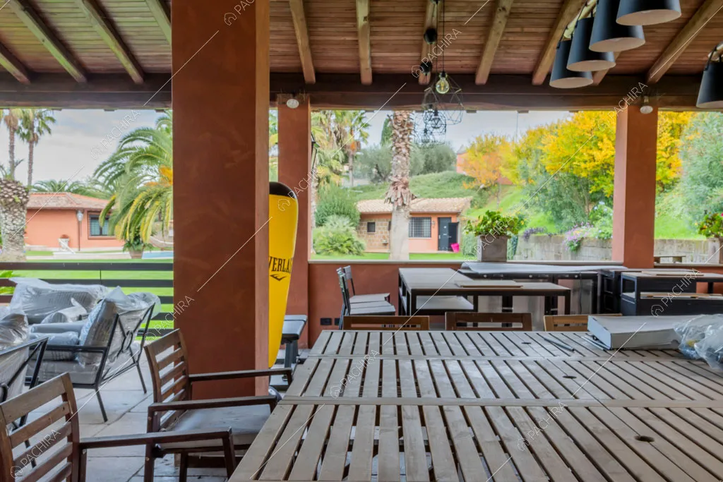Veranda della villa Sidley, location in stile classico a Roma