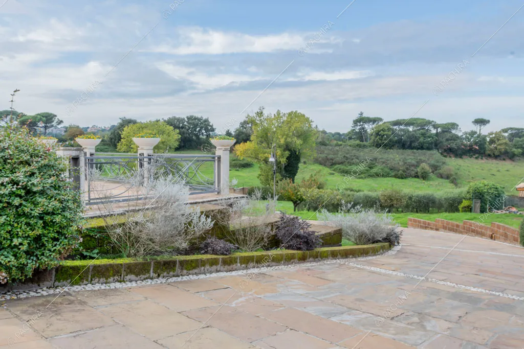 Vialetto della villa Sidley, location in stile classico a Roma
