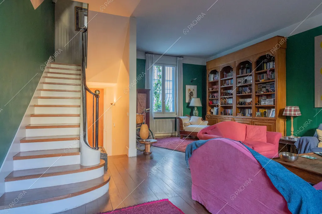 Salotto della villa Rodano, location in stile contemporaneo a Milano