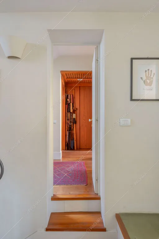 Corridoio della villa Rodano, location in stile contemporaneo a Milano