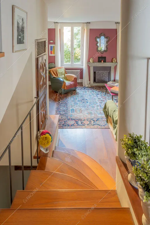Scale della villa Rodano, location in stile contemporaneo a Milano