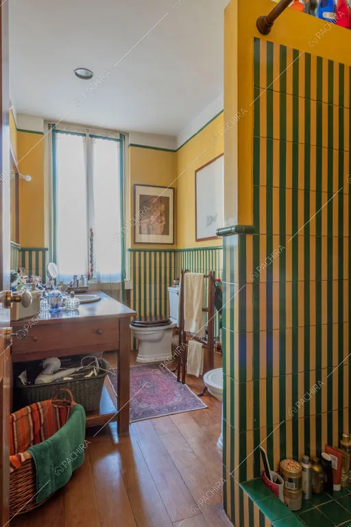 Bagno della villa Rodano, location in stile contemporaneo a Milano