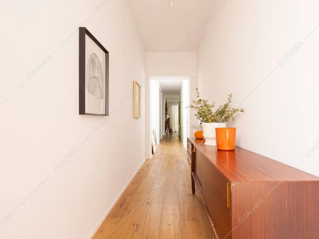 Corridoio dell'appartamento Robinia, location in stile contemporaneo a Milano