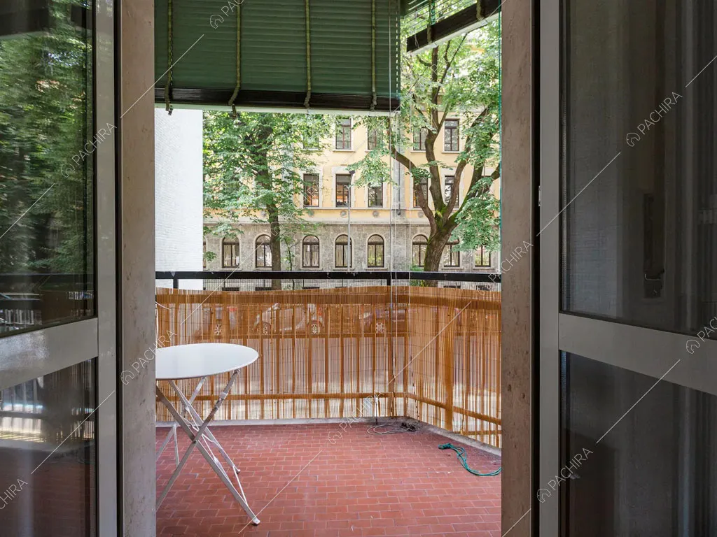 Terrazzo dell'appartamento Robinia, location in stile contemporaneo a Milano