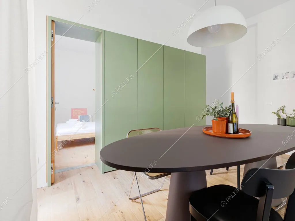 Zona living dell'appartamento Robinia, location in stile contemporaneo a Milano
