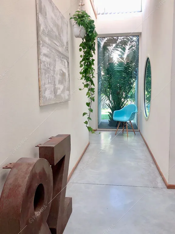 Corridoio della villa Rila, location in stile contemporaneo a Forlì Cesena