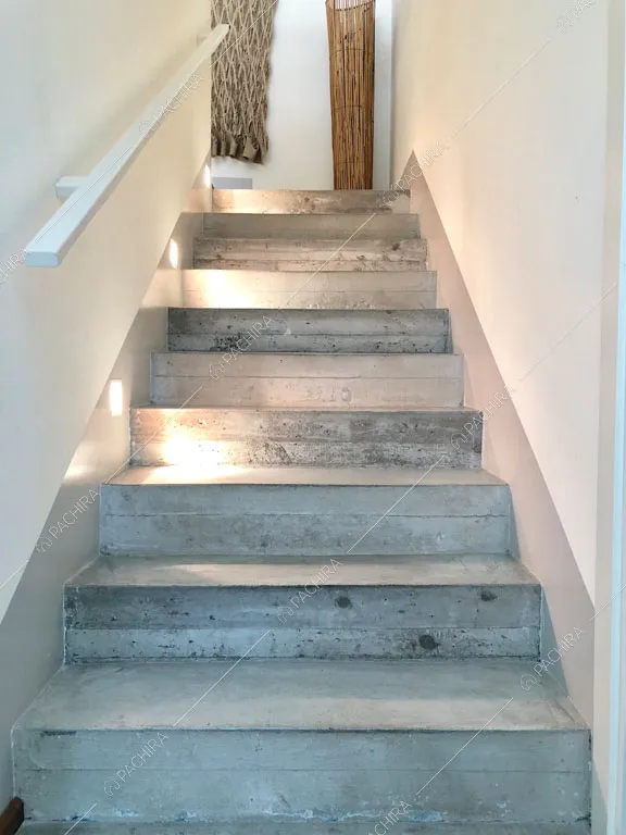 Scale della villa Rila, location in stile contemporaneo a Forlì Cesena