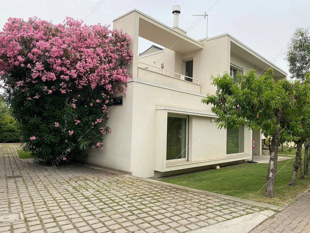 Esterni della villa Rila, location in stile contemporaneo a Forlì Cesena