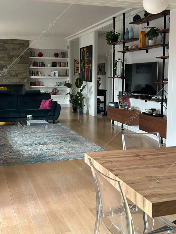 Zona living dell'appartamento Lepiota, location in stile contemporaneo a Roma