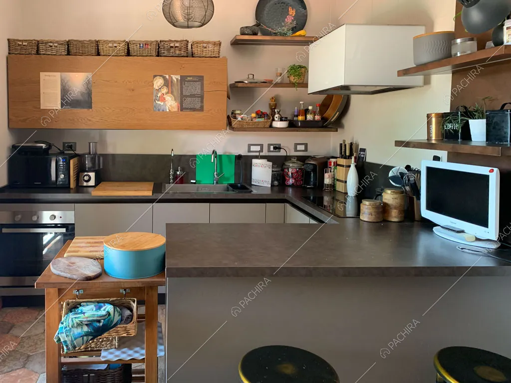Cucina della villa Pelargonio, location in stile moderno a Roma