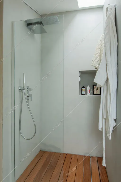 Bagno dell'appartamento Kamet, location in stile contemporaneo a Milano