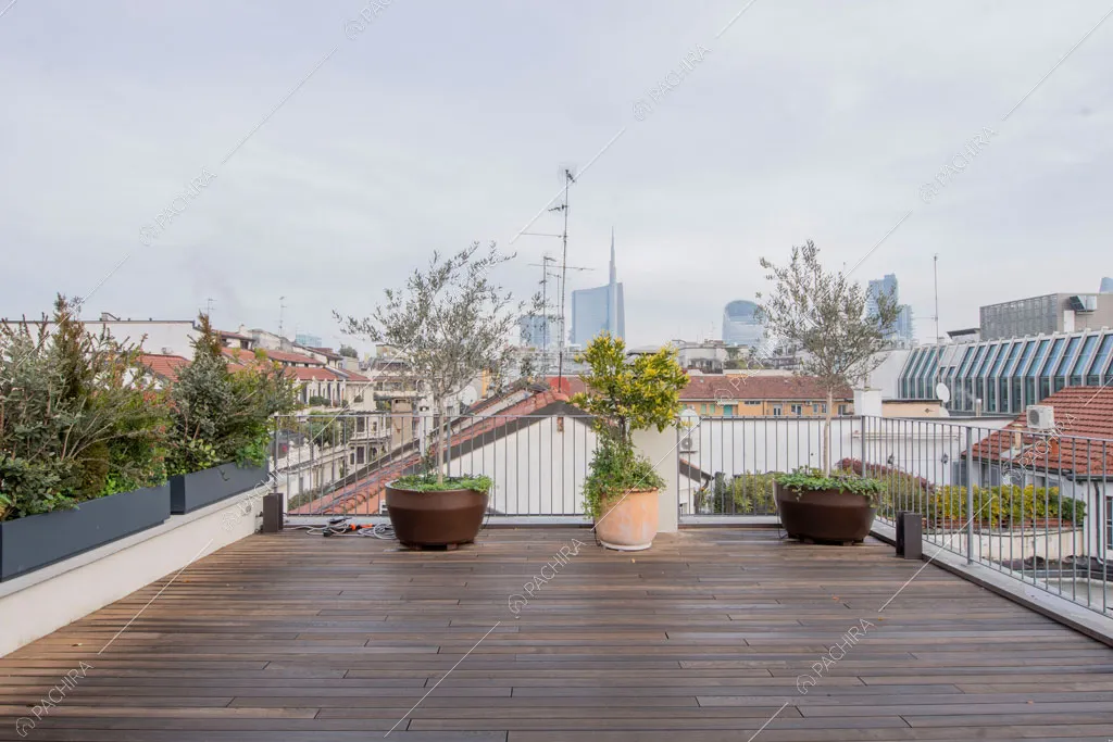 Terrazza dell'appartamento Kamet, location in stile contemporaneo a Milano