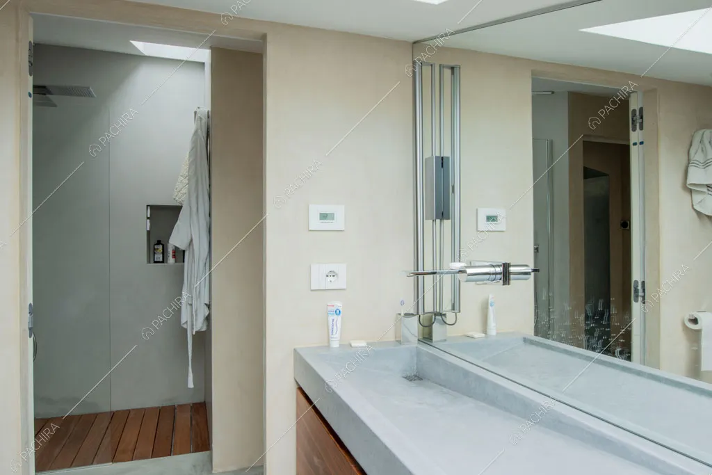 Bagno dell'appartamento Kamet, location in stile contemporaneo a Milano