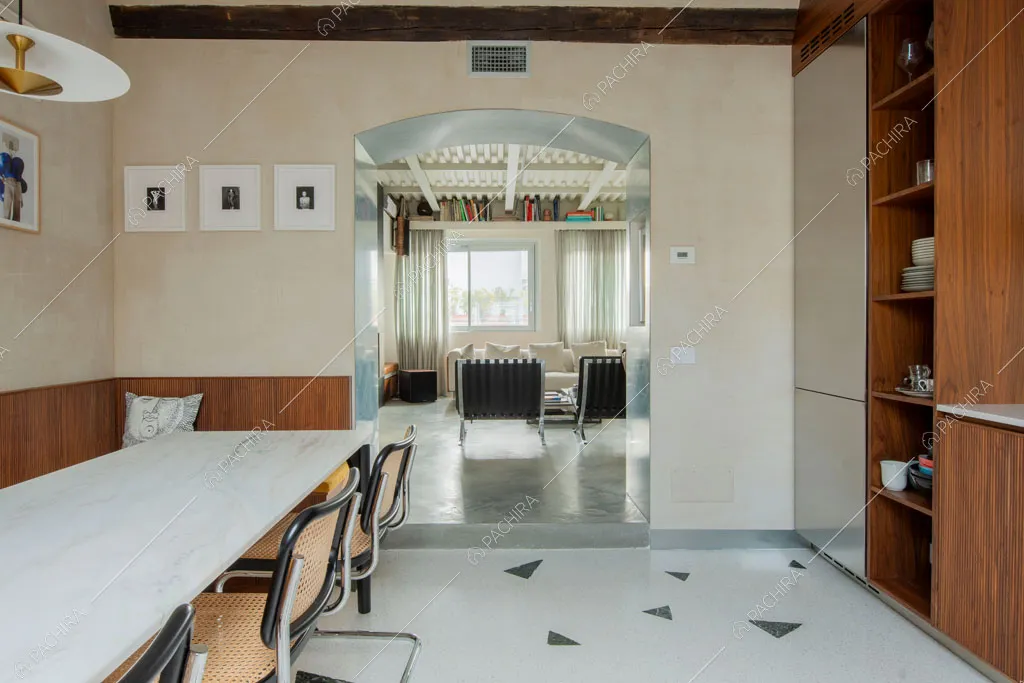 Sala da pranzo dell'appartamento Kamet, location in stile contemporaneo a Milano