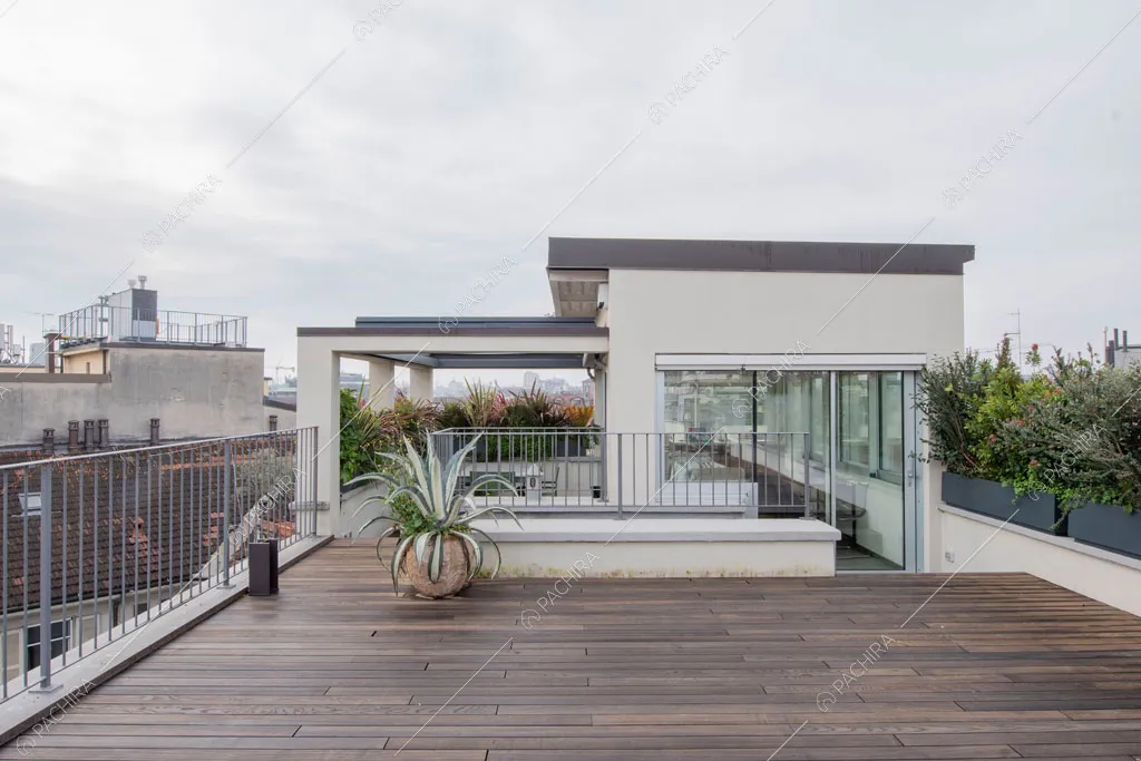Terrazza dell'appartamento Kamet, location in stile contemporaneo a Milano