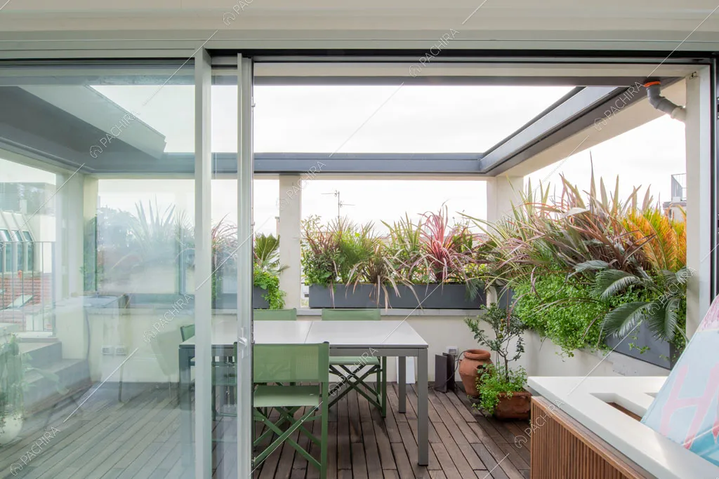 Terrazza dell'appartamento Kamet, location in stile contemporaneo a Milano