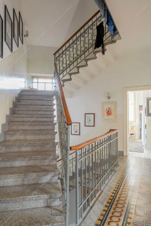 Scale della villa Oglio, location in stile moderno a Milano
