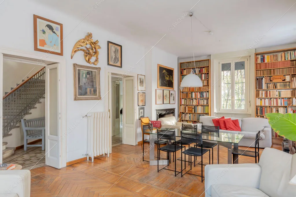 Zona living della villa Oglio, location in stile moderno a Milano