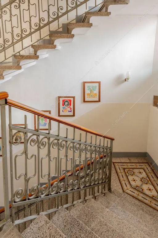 Scale della villa Oglio, location in stile moderno a Milano