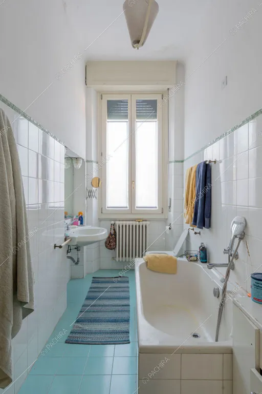 Bagno della villa Oglio, location in stile moderno a Milano