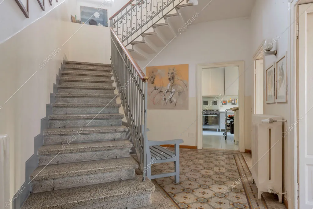 Scale della villa Oglio, location in stile moderno a Milano
