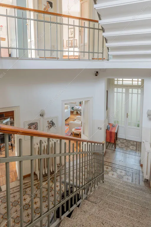 Scale della villa Oglio, location in stile moderno a Milano
