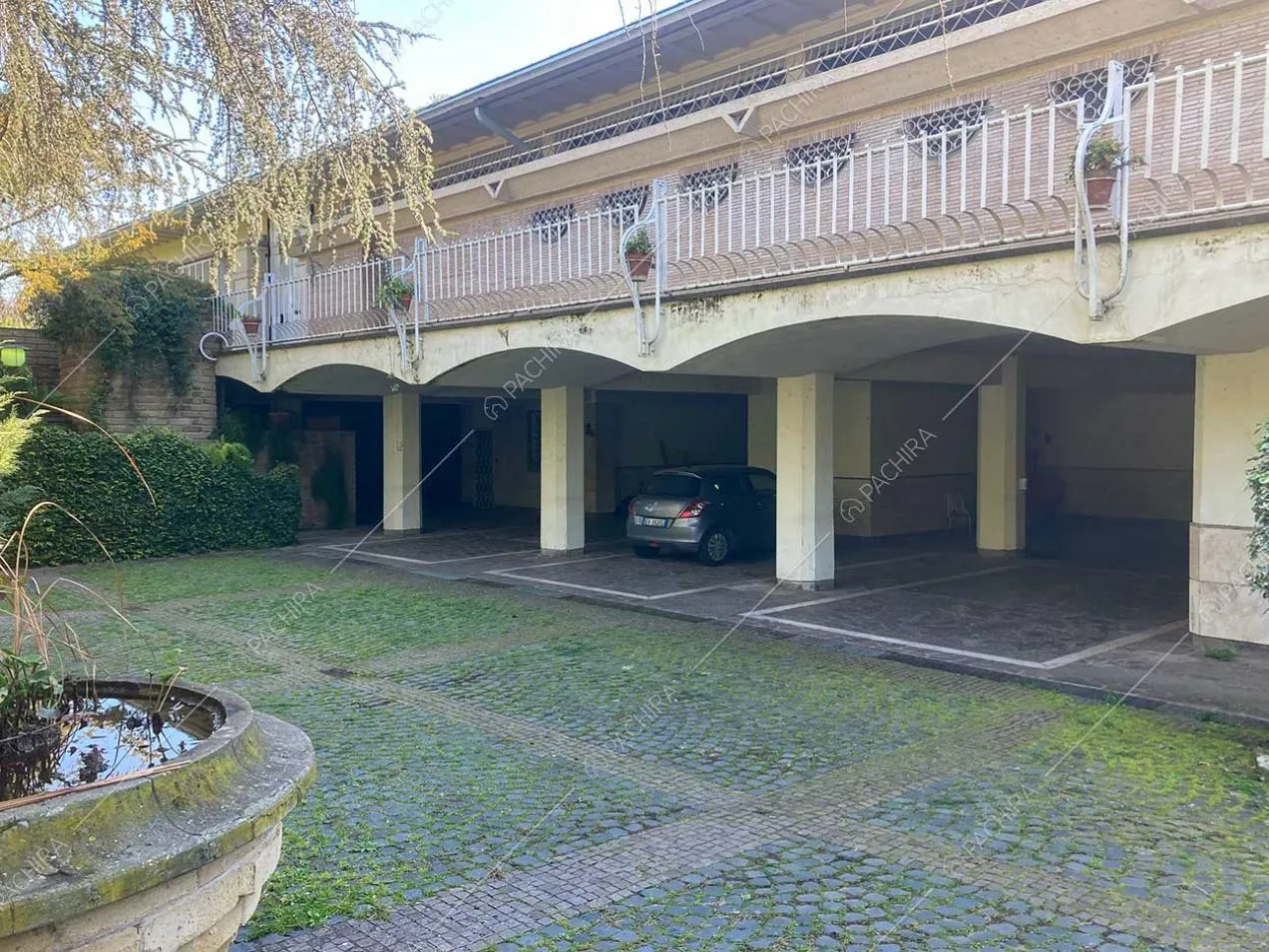 Esterni della villa Anastase, location in stile classico a Roma