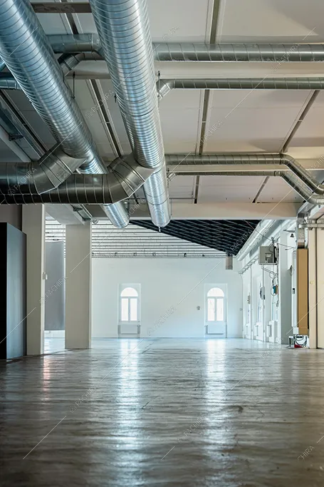 Loft di Annapurna, spazio espositivo in stile industriale a Lecco