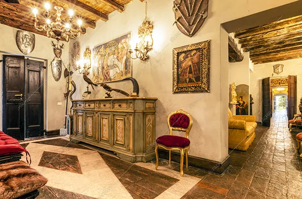 Corridoio della villa Darjeeling, location in stile classico a Brescia