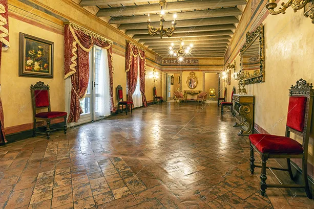 Corridoio della villa Darjeeling, location in stile classico a Brescia