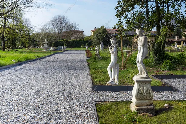 Vialetto della villa Darjeeling, location in stile classico a Brescia