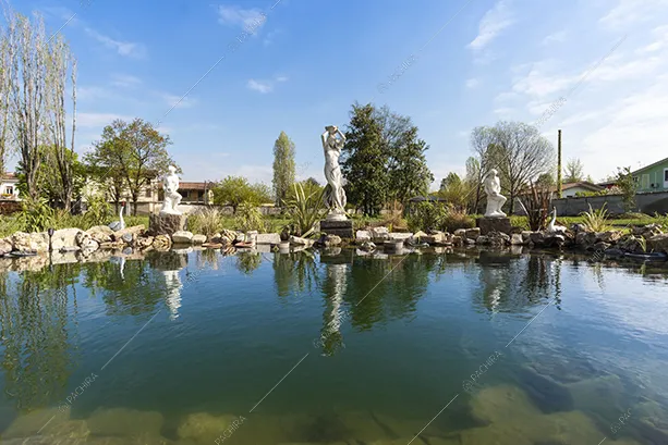 Laghetto della villa Darjeeling, location in stile classico a Brescia