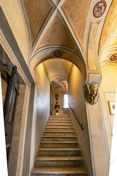 Scale della villa Darjeeling, location in stile classico a Brescia
