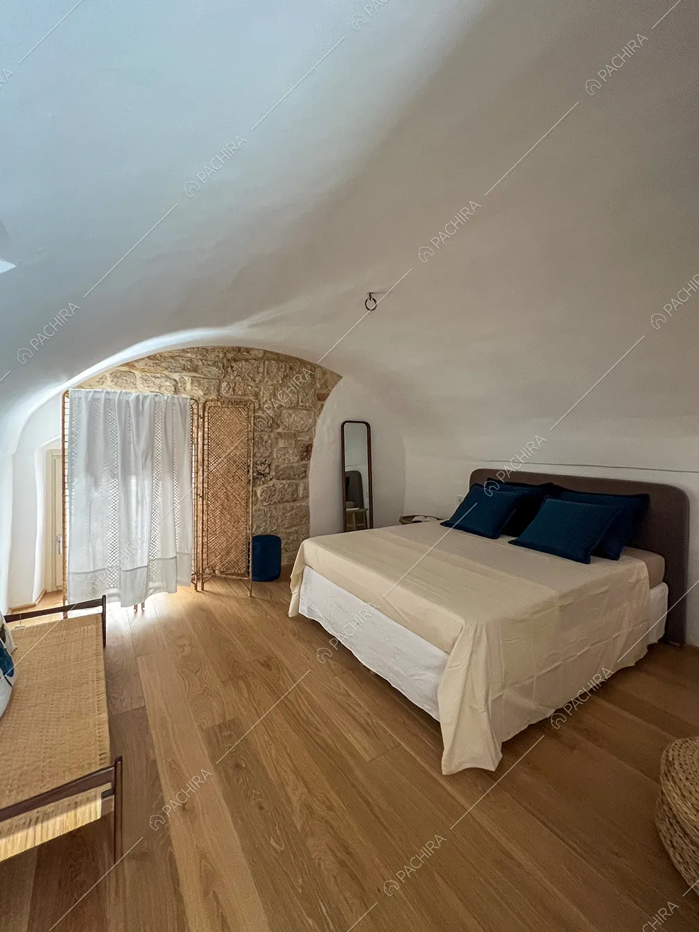 Camera da letto della dimora storica Evros, location in stile contemporaneo a Lecce