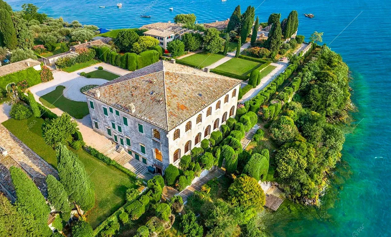 Esterni della villa Granato, location in stile classico a Verona