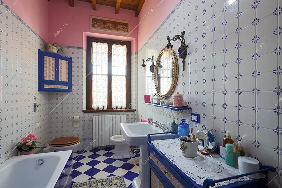 Bagno della cascina Spluga, location in stile rustico a Milano
