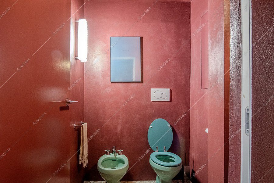 Bagno dell'espositivo Magdalena, location in stile vintage per shooting a Milano