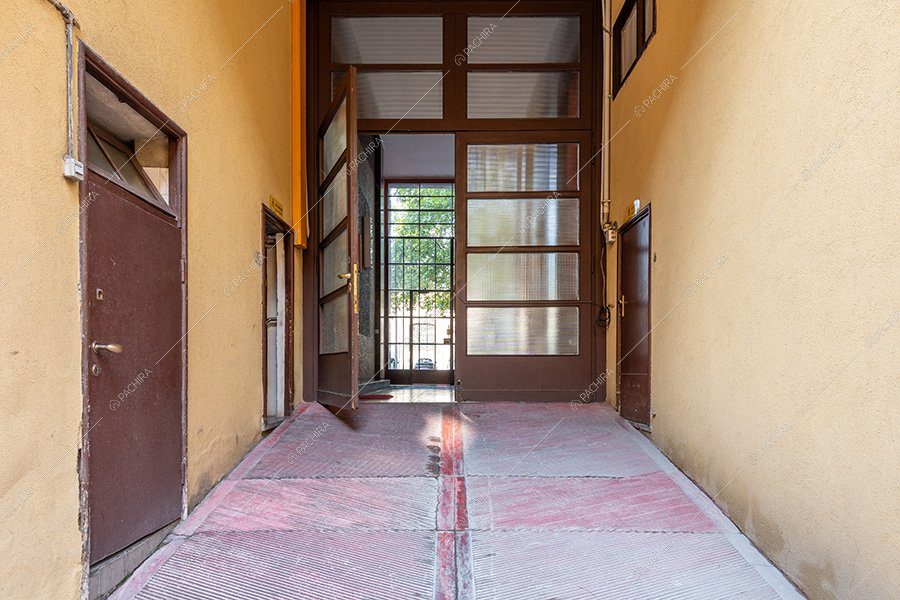 Vialetto dell'espositivo Magdalena, location in stile vintage per shooting a Milano