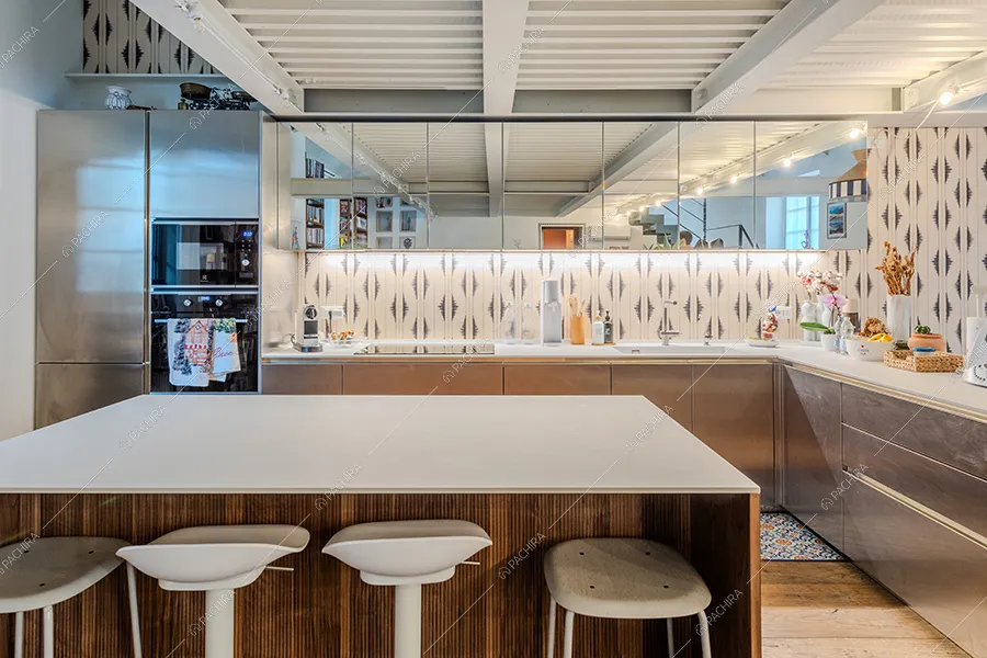 Cucina dell'appartamento Nan, location in stile moderno a Milano