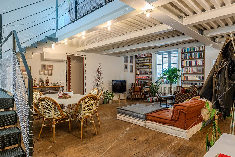 Zona living dell'appartamento Nan, location in stile moderno a Milano