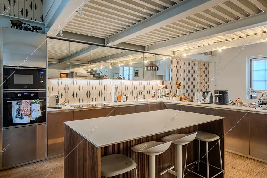 Cucina dell'appartamento Nan, location in stile moderno a Milano