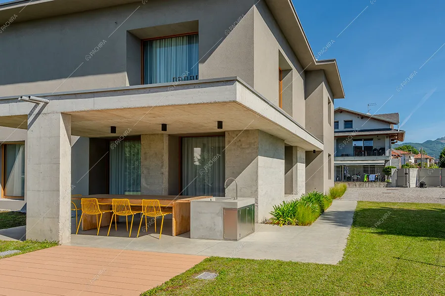 Veranda della villa moderna Elio, location per shooting a Como