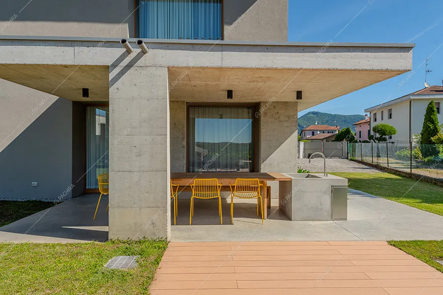 Esterni della villa moderna Elio, location per shooting a Como