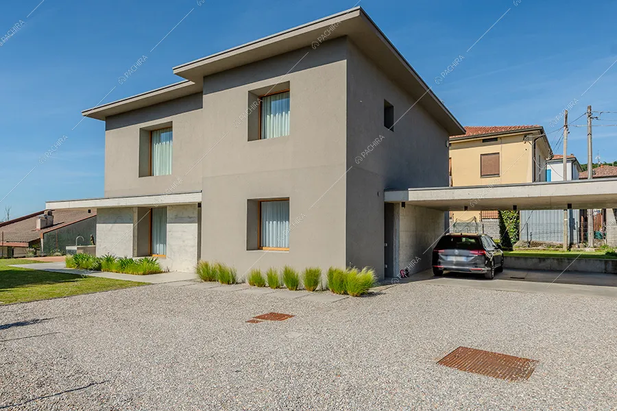 Esterni della villa moderna Elio, location per shooting a Como