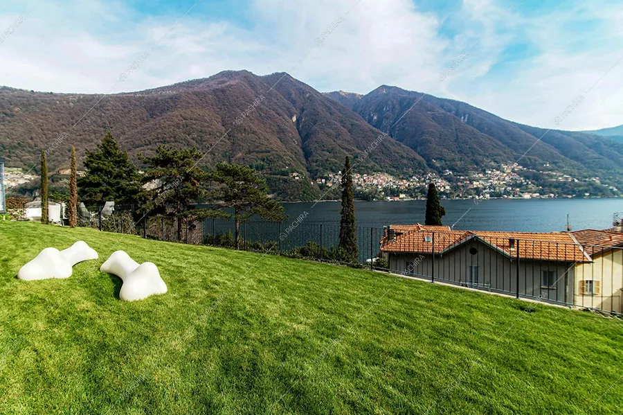 Giardino vista lago della villa Rangipo, villa moderna per shooting a Como
